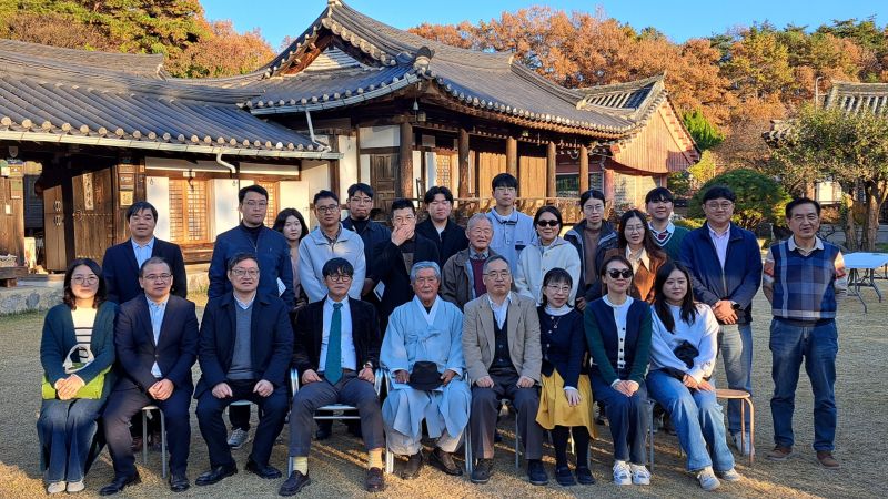 파일:2025년 한중서원학회 국제학술회의 답사.jpg